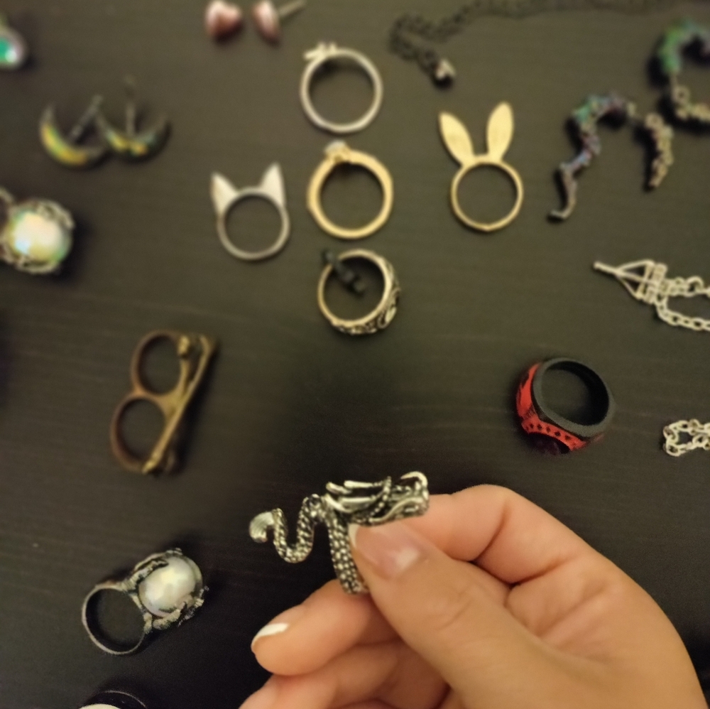Jewelry bundle - Picture 3 of 9